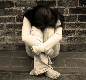 alone-867275-m
